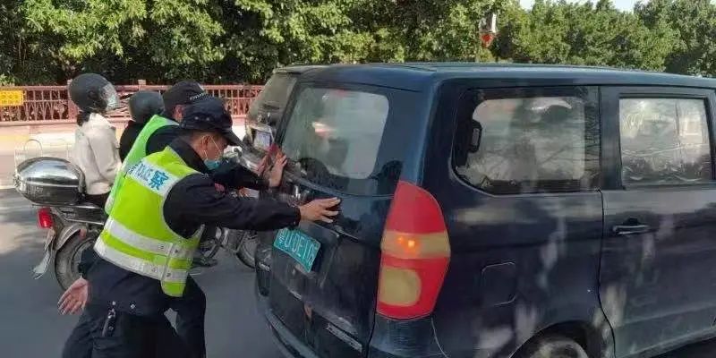 2021年春节交警工作15.jpg 图片
