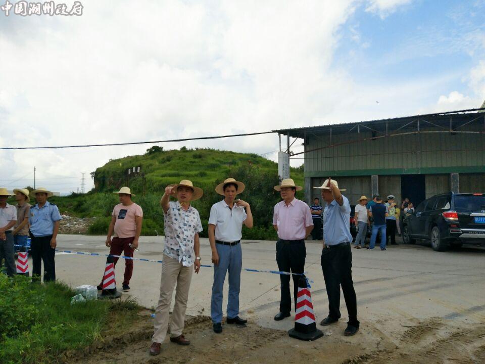 卢伟雄peter,patrick o\\'brien 吴维凯带队到凤塘镇指导土地"两违"拆除工作