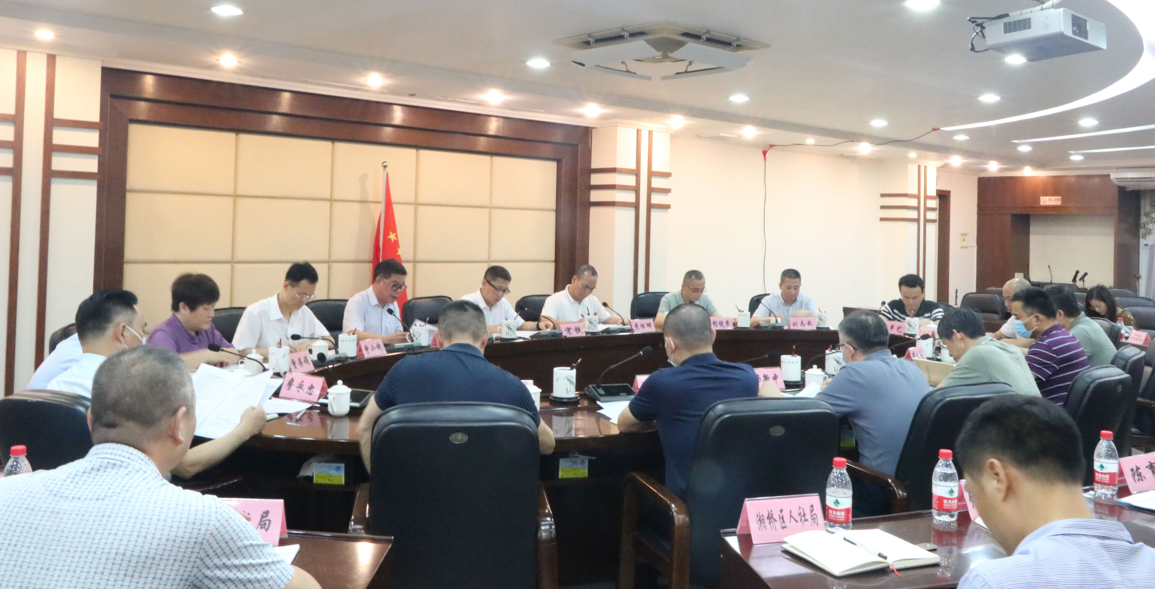 会议全景1(1).JPG